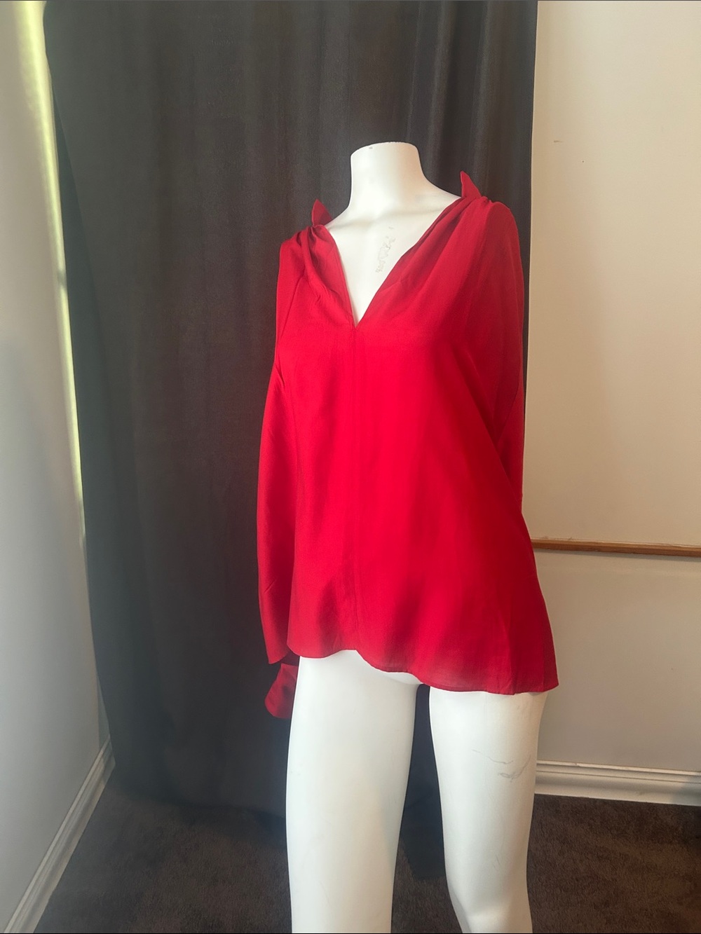 H & M Women’s Red V-Neck Long Sleeve Top